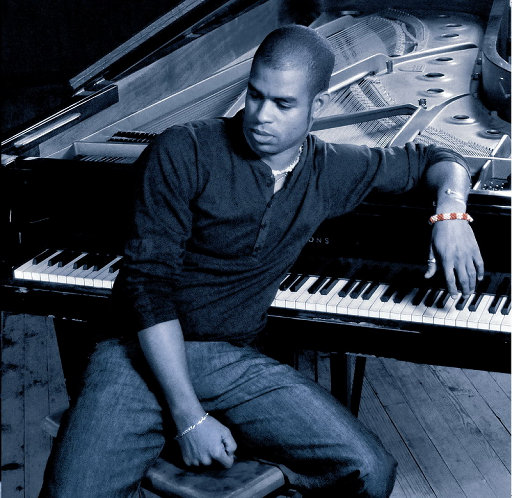 喜欢被双洞齐开
